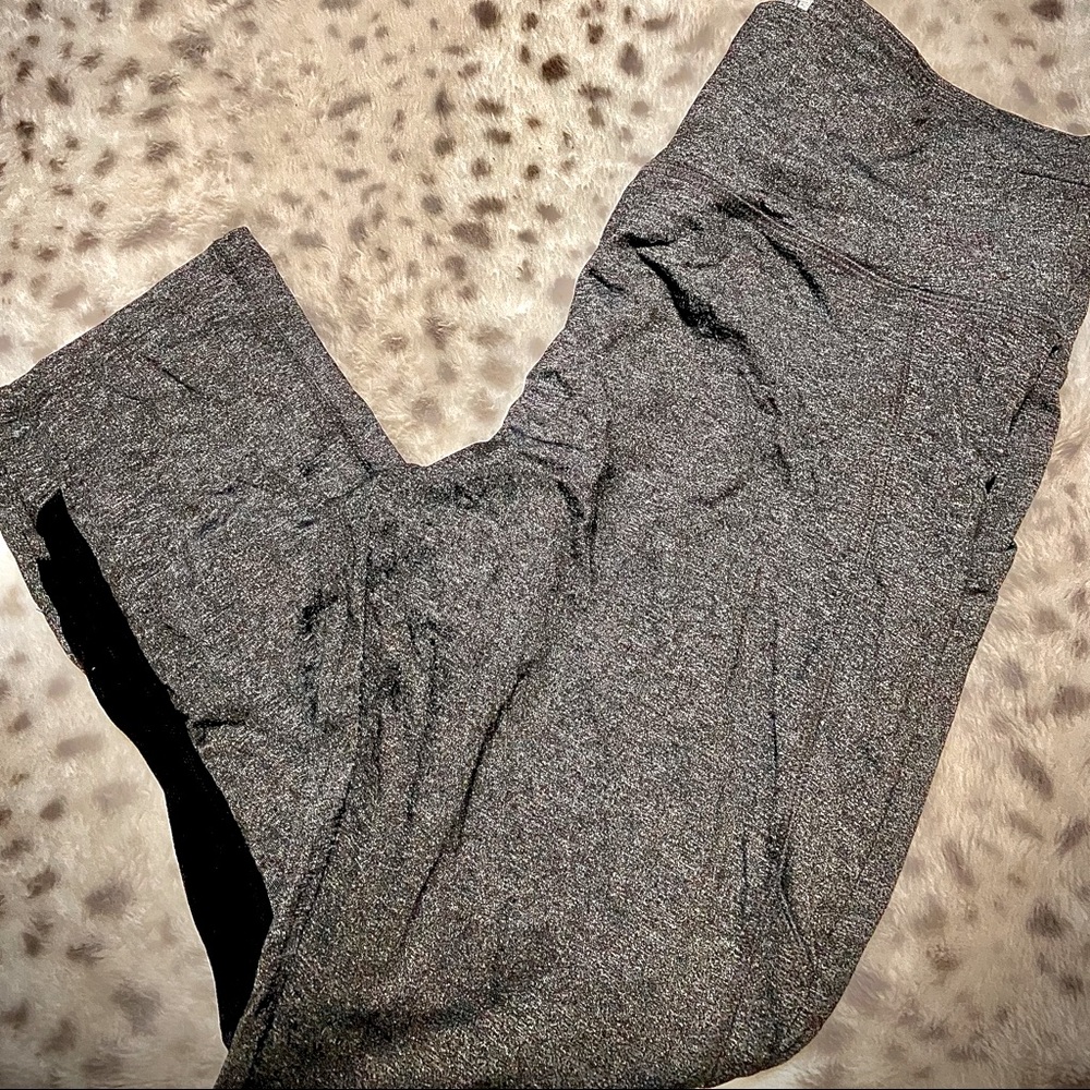 Forever 21 Capri Workout leggings